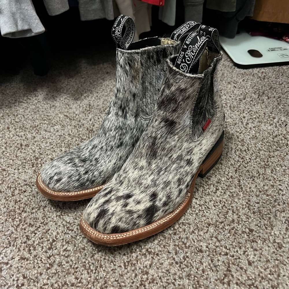 Women’s Light Brown Ankle Booties - Classic Western-Inspired Style